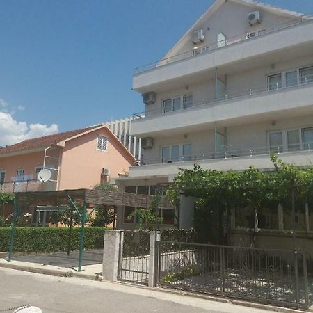 Mona&Mike Apartments ティヴァト エクステリア 写真