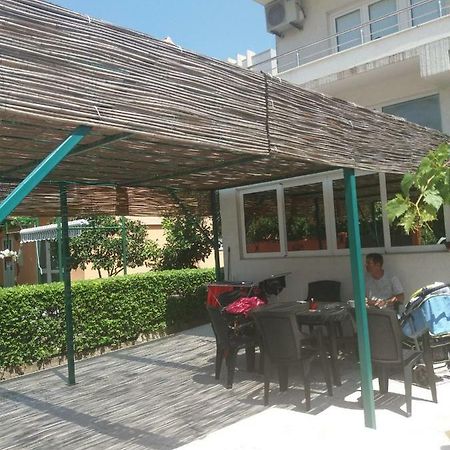 Mona&Mike Apartments ティヴァト エクステリア 写真