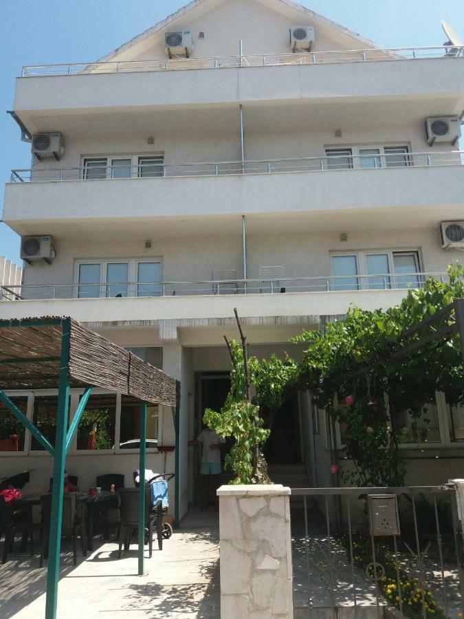 Mona&Mike Apartments ティヴァト エクステリア 写真