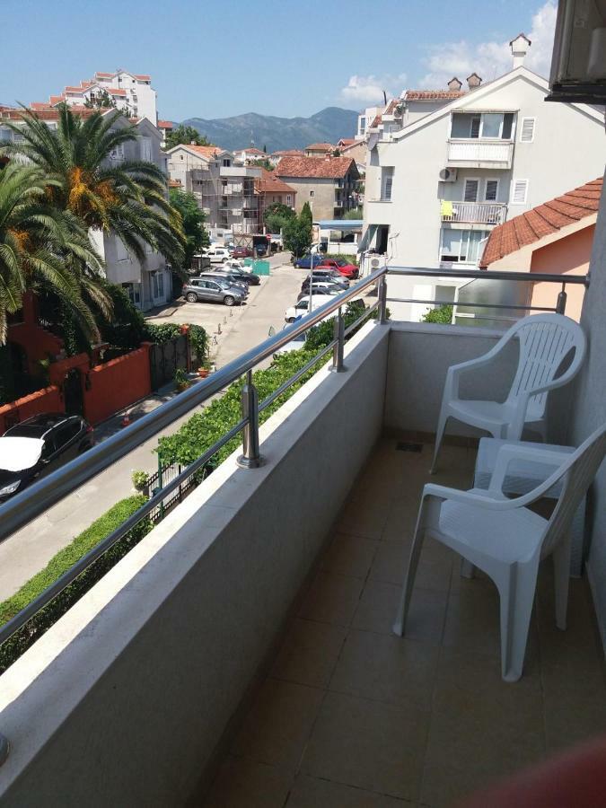 Mona&Mike Apartments ティヴァト エクステリア 写真